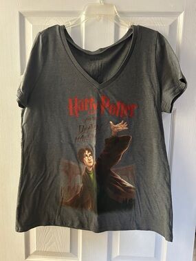 Warner Bros. Harry Potter Gray V-Neck Short Sleeve Tee